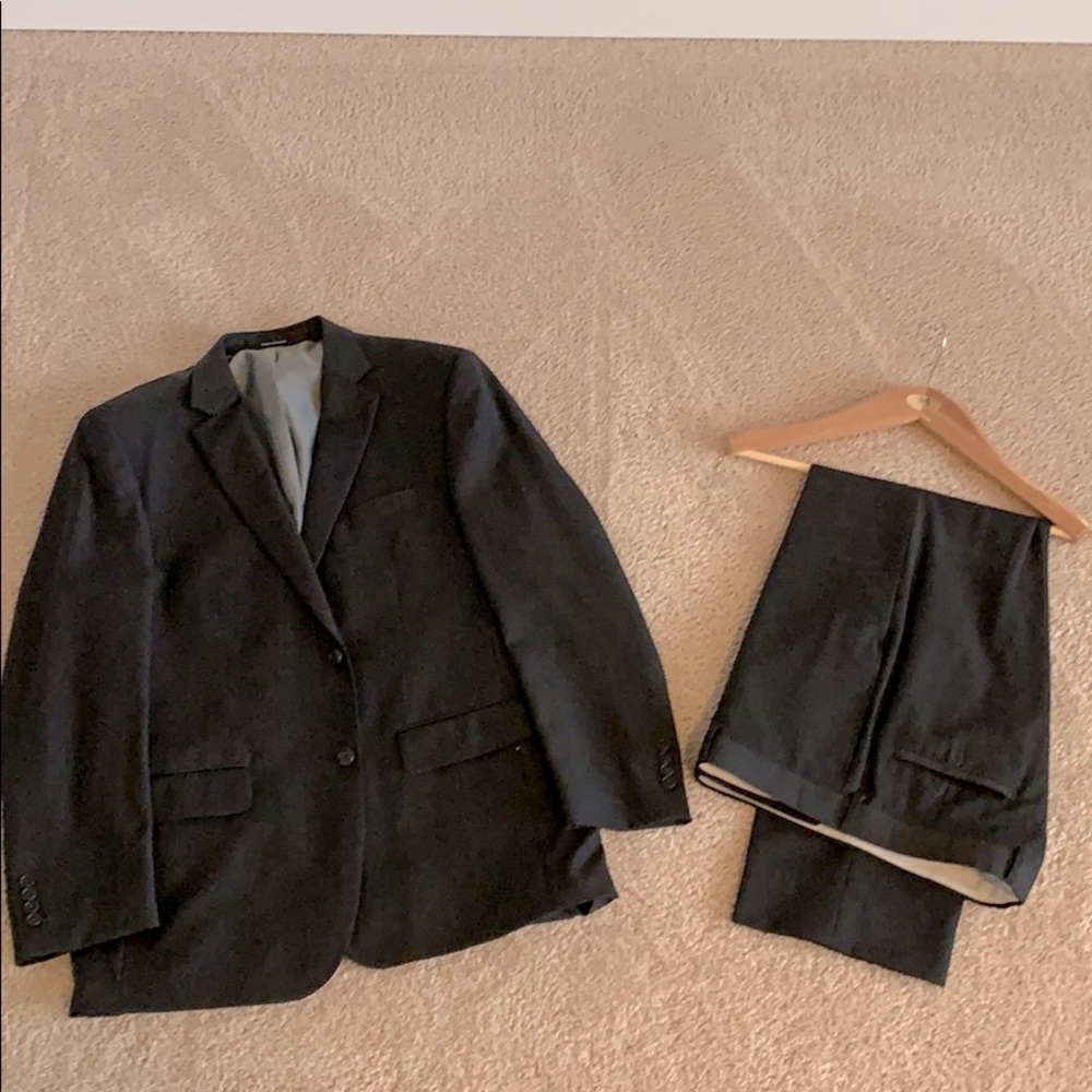 Wilke Rodriguez charcoal Suit